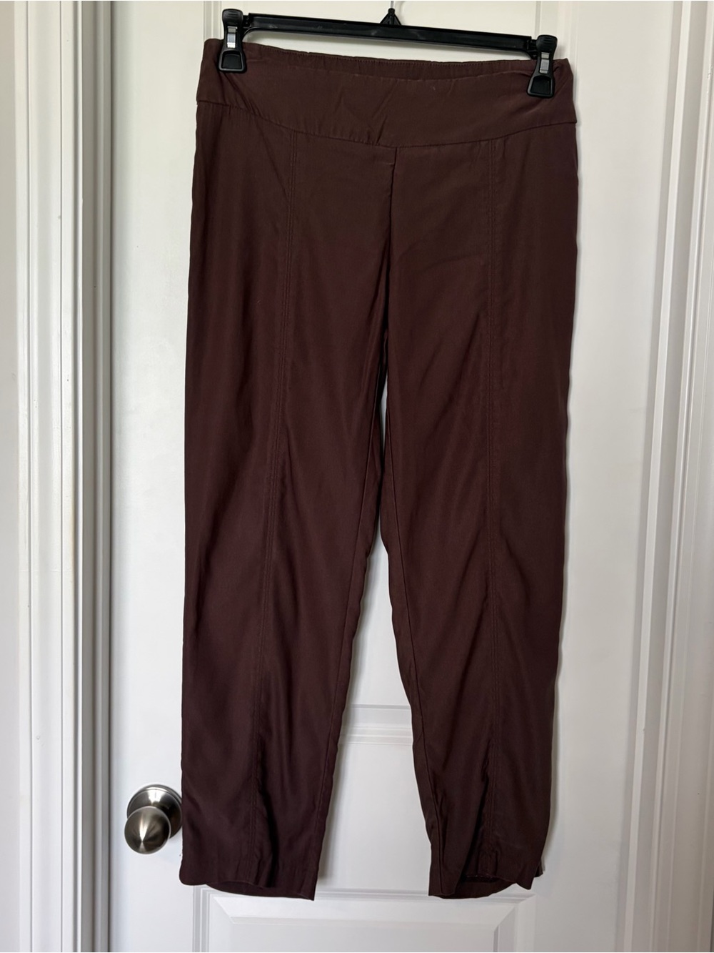 New Directions-Brown rayon, nylon & spandex pants
Size 4p